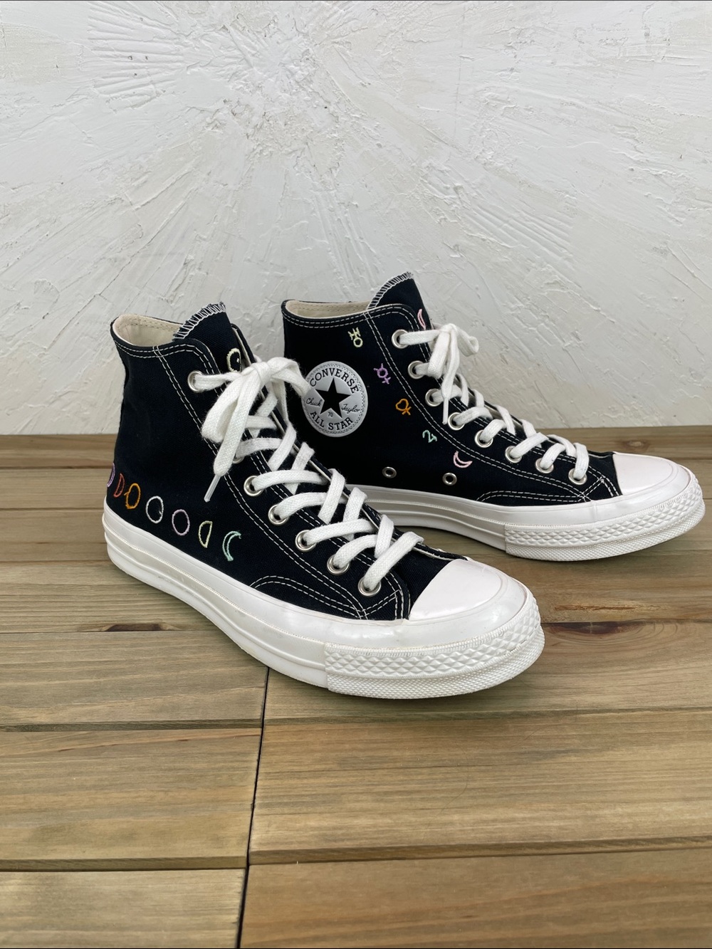 Womenโs Chuck Taylor All Star High Tops Sneakers